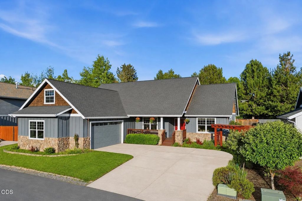 61172 Hilmer Creek Drive, Bend
