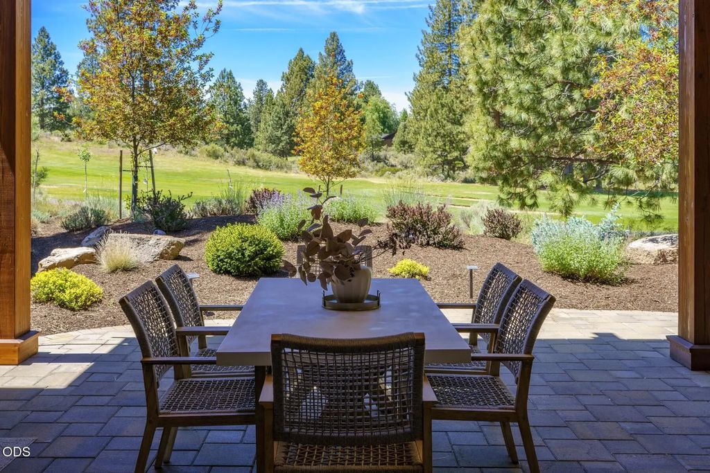 60255 Sunset View Drive, Bend