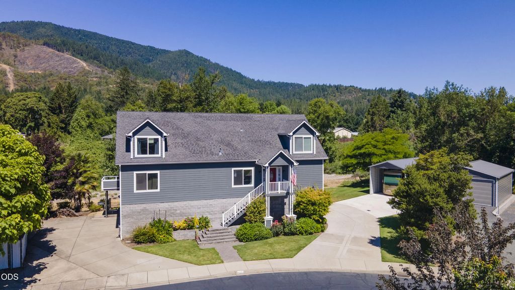 106 Creek View Lane, Rogue River