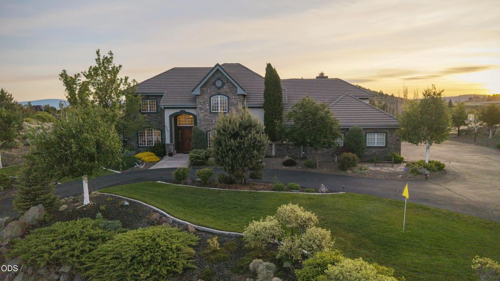 2646 Fairway Drive, Klamath Falls
