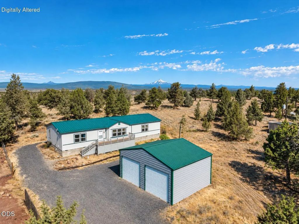 8628 Sw Crater Loop Road, Terrebonne
