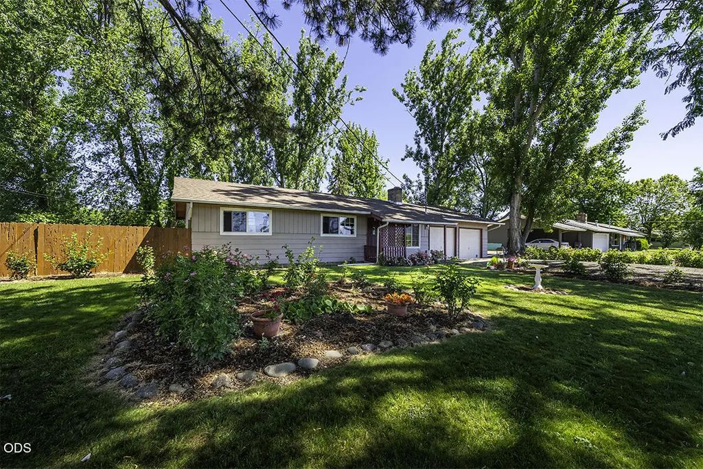 2705 Randall Avenue, Central Point