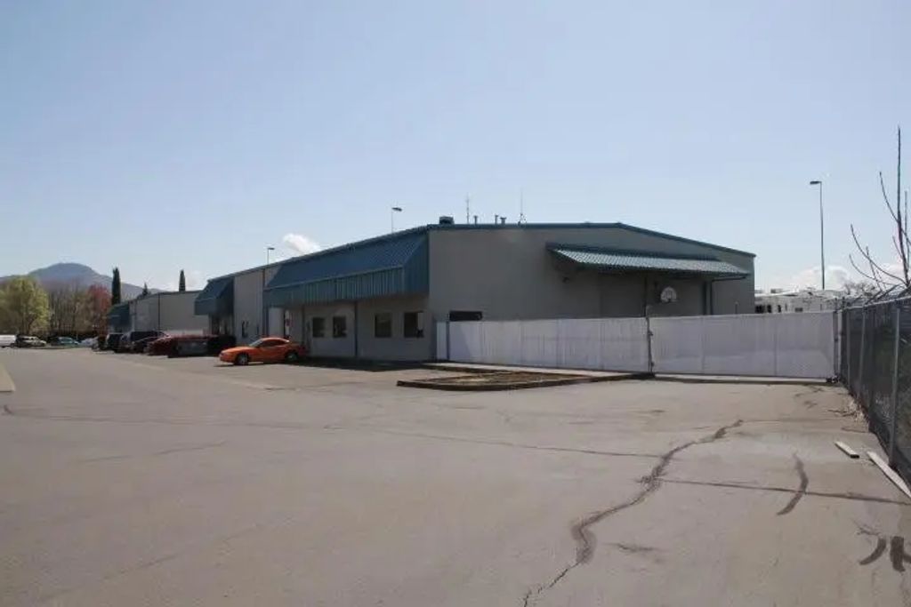 920 Chevy Way 920, Medford