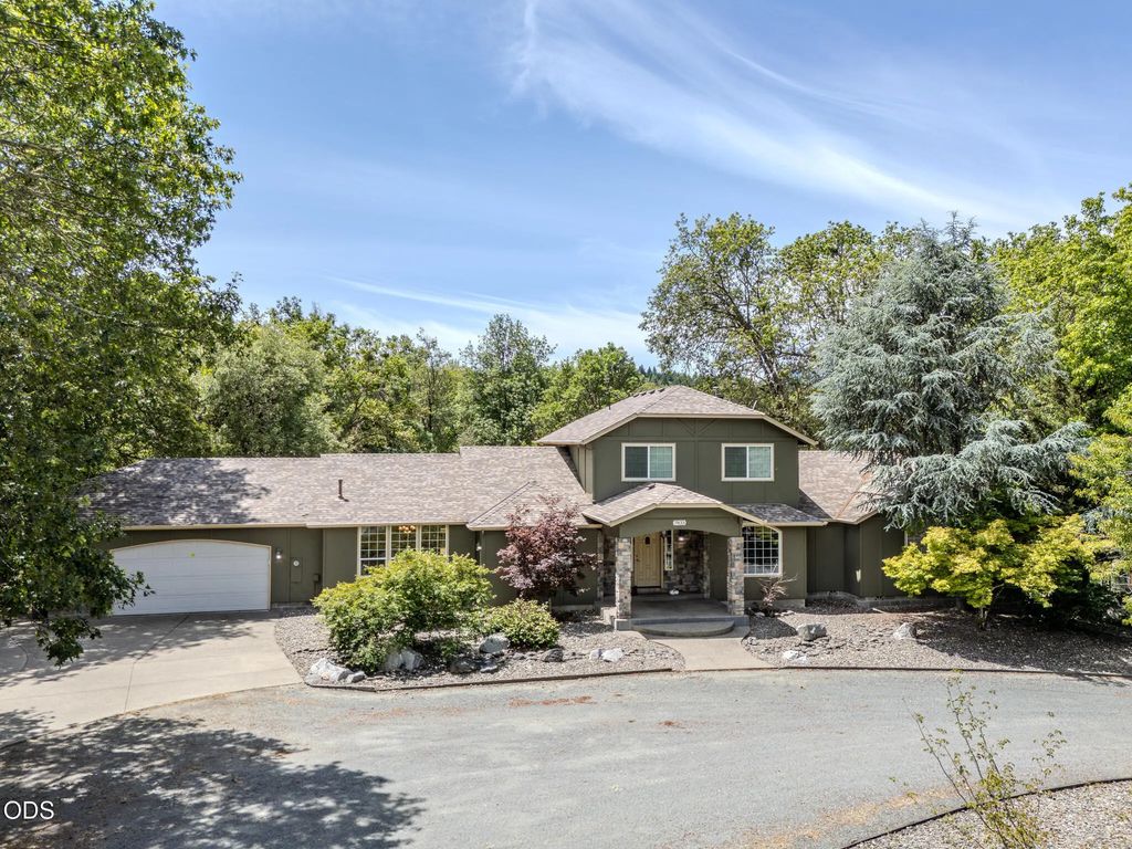 7833 Lower River Road, Grants Pass