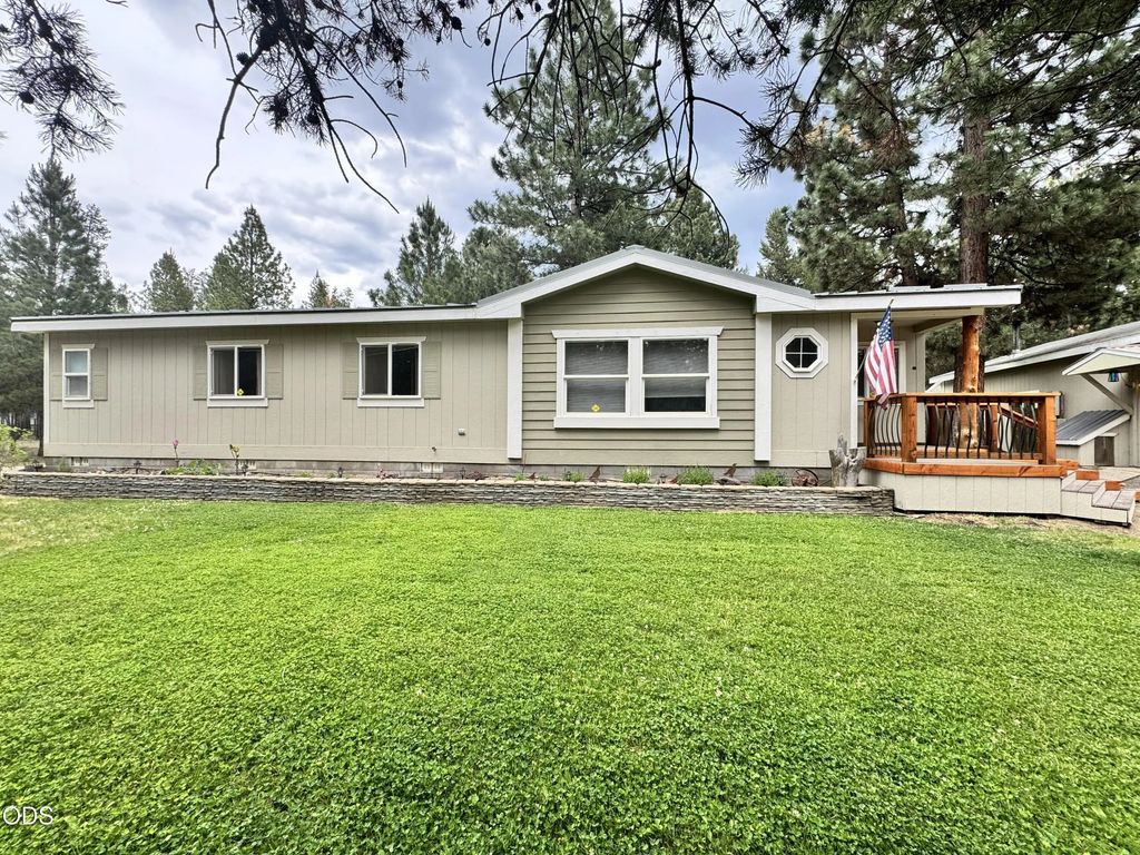 52606 Mete Road, La Pine