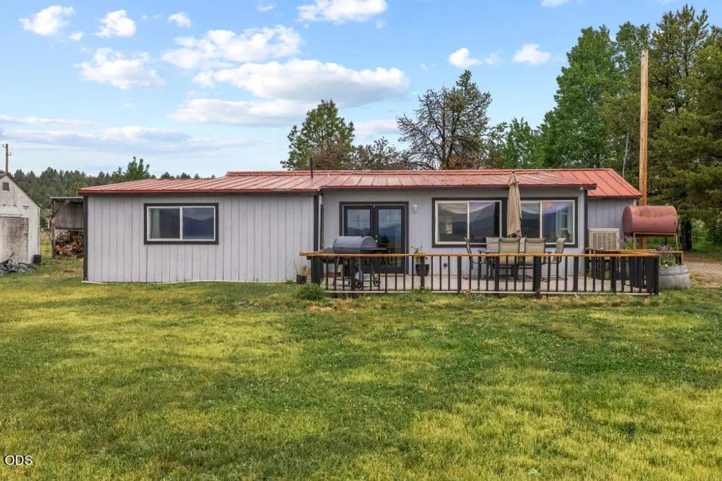 33228 Malheur Street, Sprague River