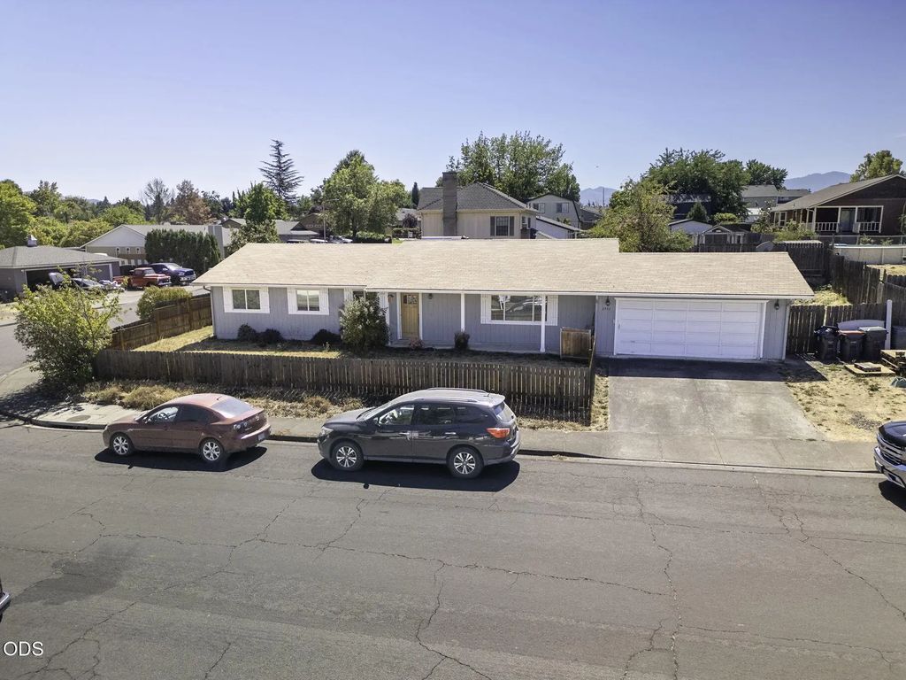 2552 Brookside Drive, Medford