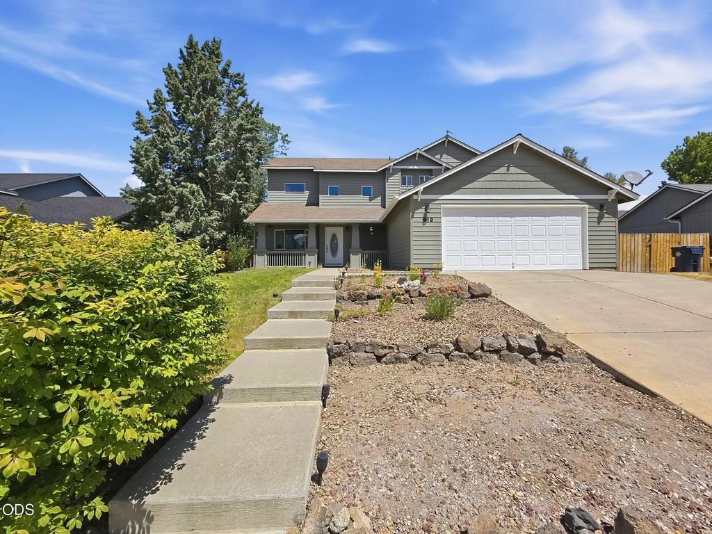 919 Nw Oak Lane, Redmond