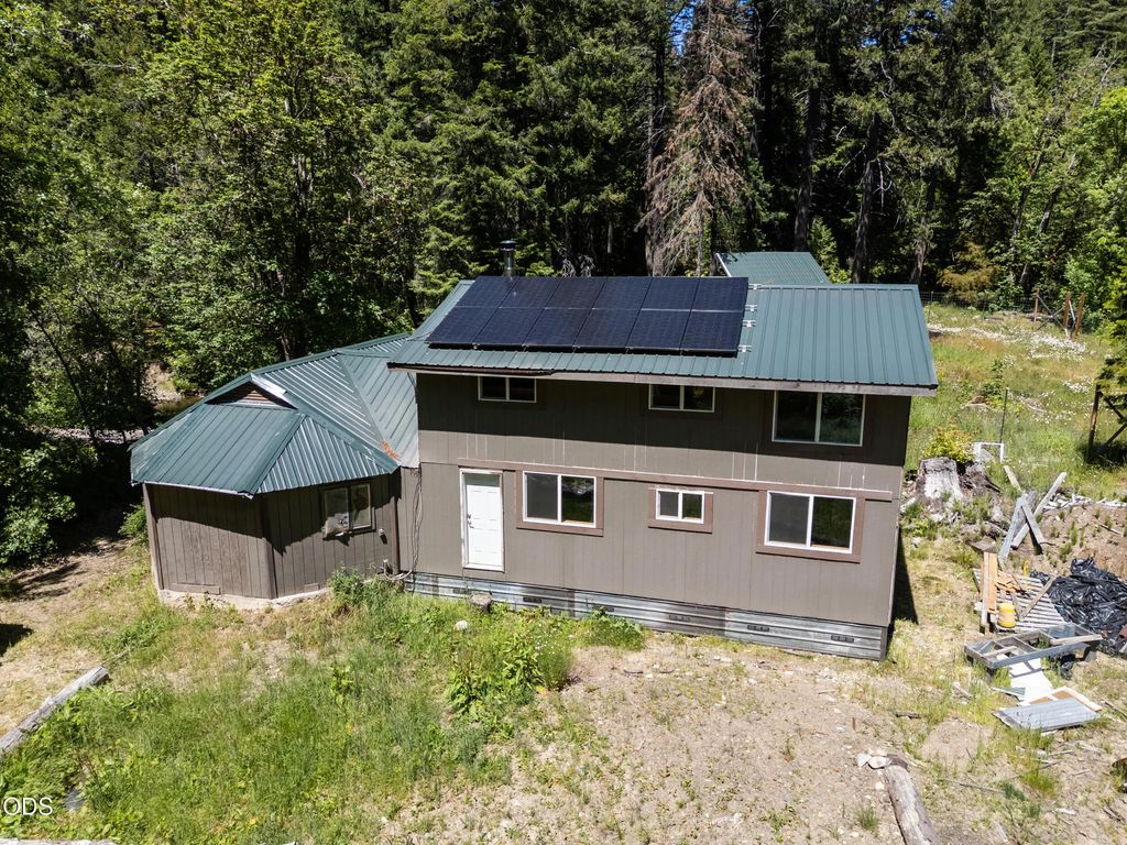 8245 Jumpoff Joe Creek Road, Grants Pass
