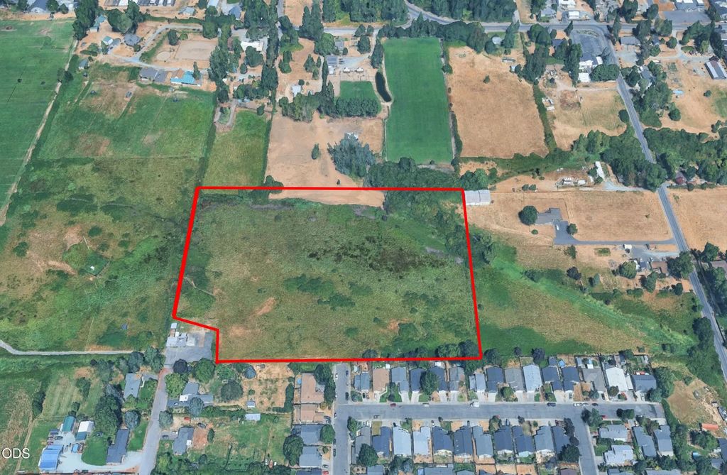 600 Roguelea Lane, Grants Pass