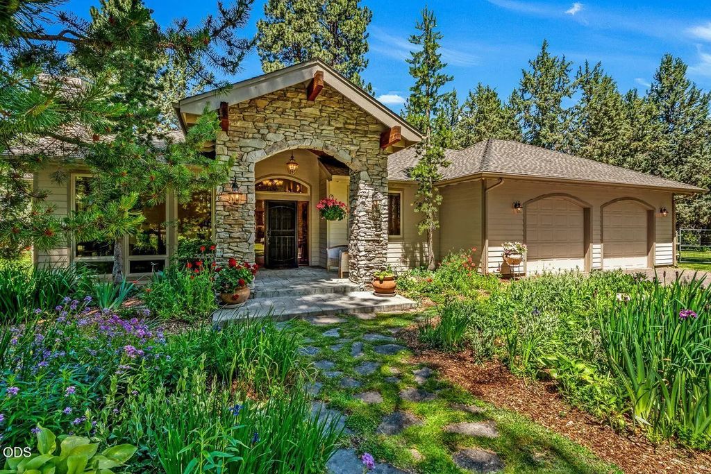 64464 Collins Road, Bend