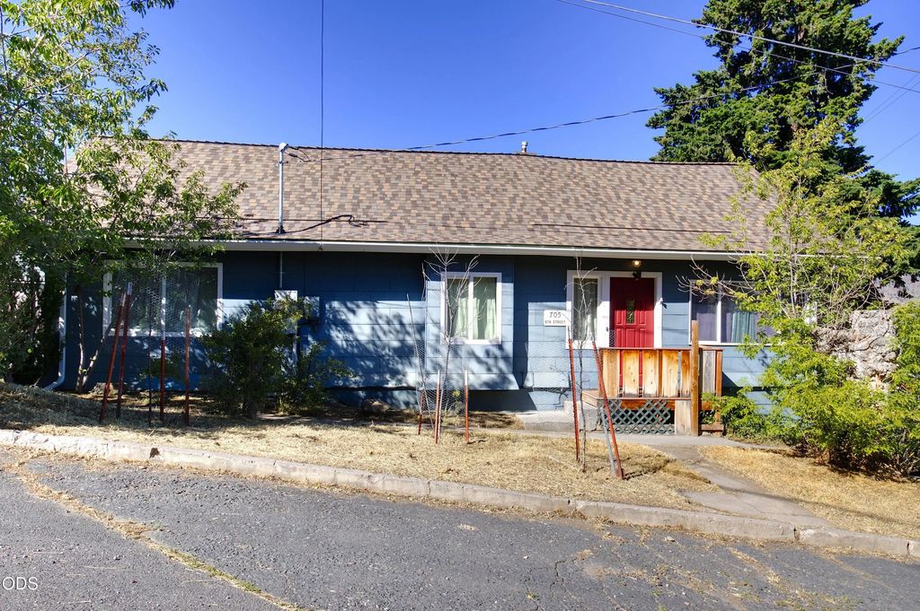705 N 8th, Klamath Falls