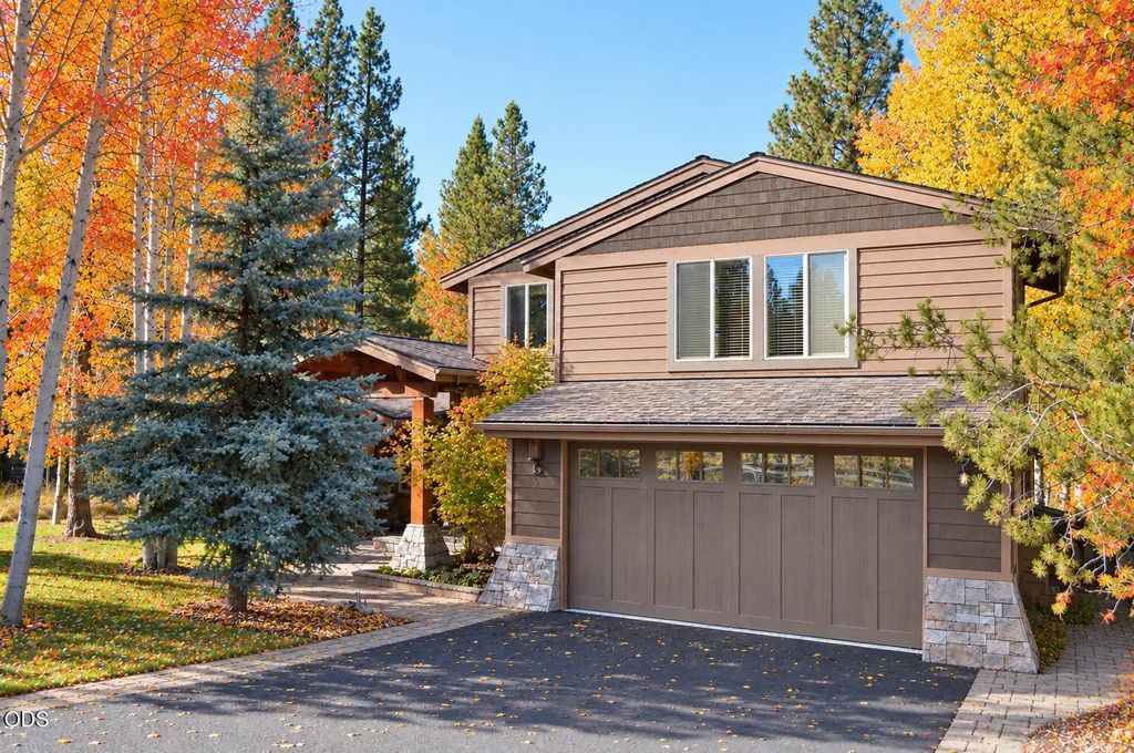 58017 Tokatee Lane, Sunriver