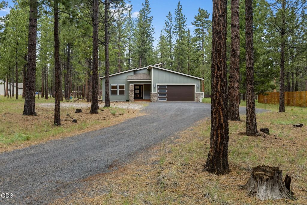 14431 Crossroads Loop, Sisters