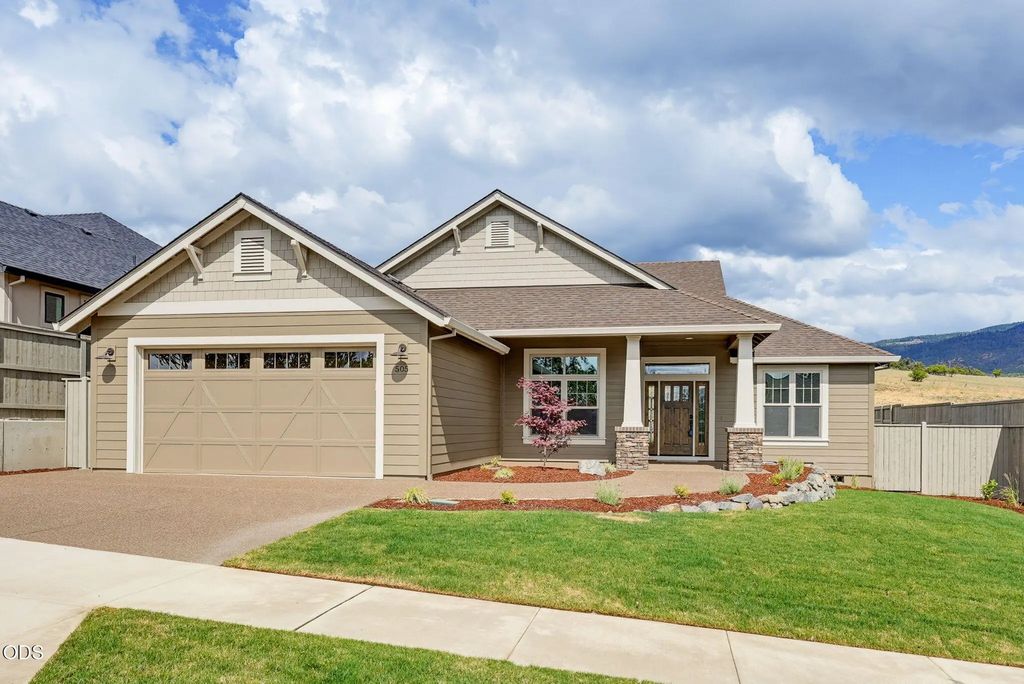 505 Autumn Hills Drive, Medford