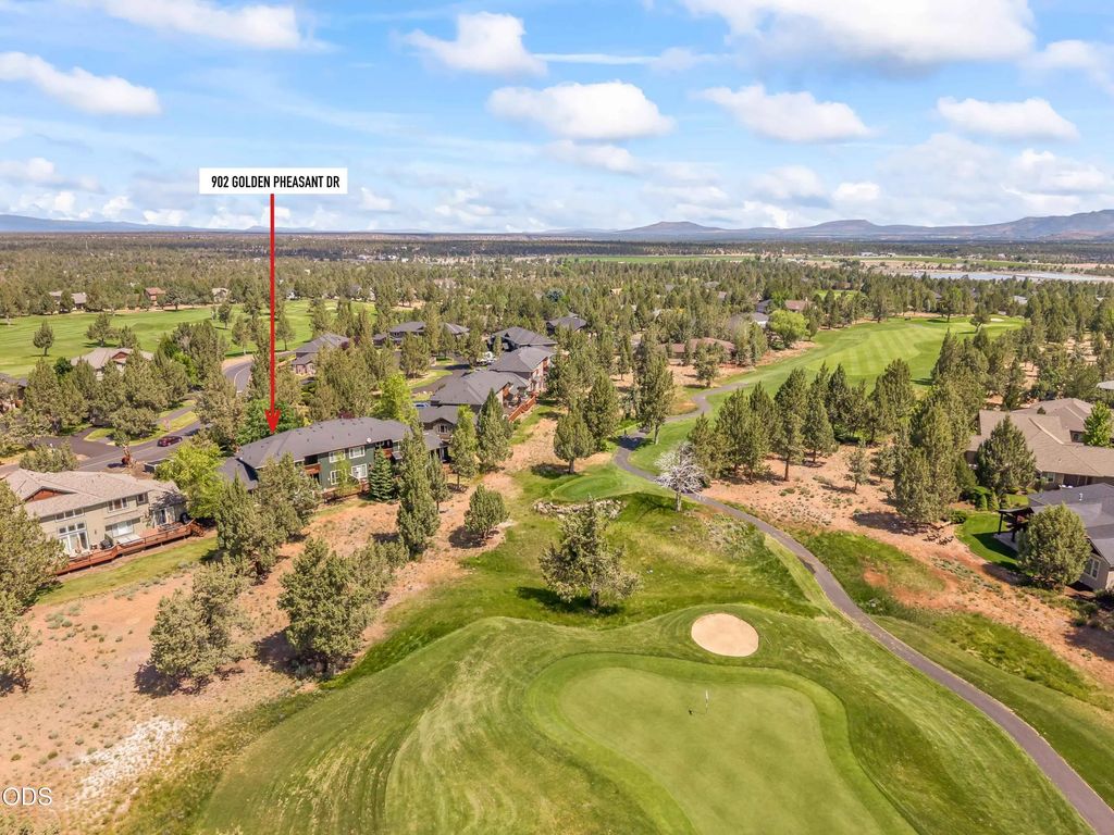 902 Golden Pheasant Drive, Redmond