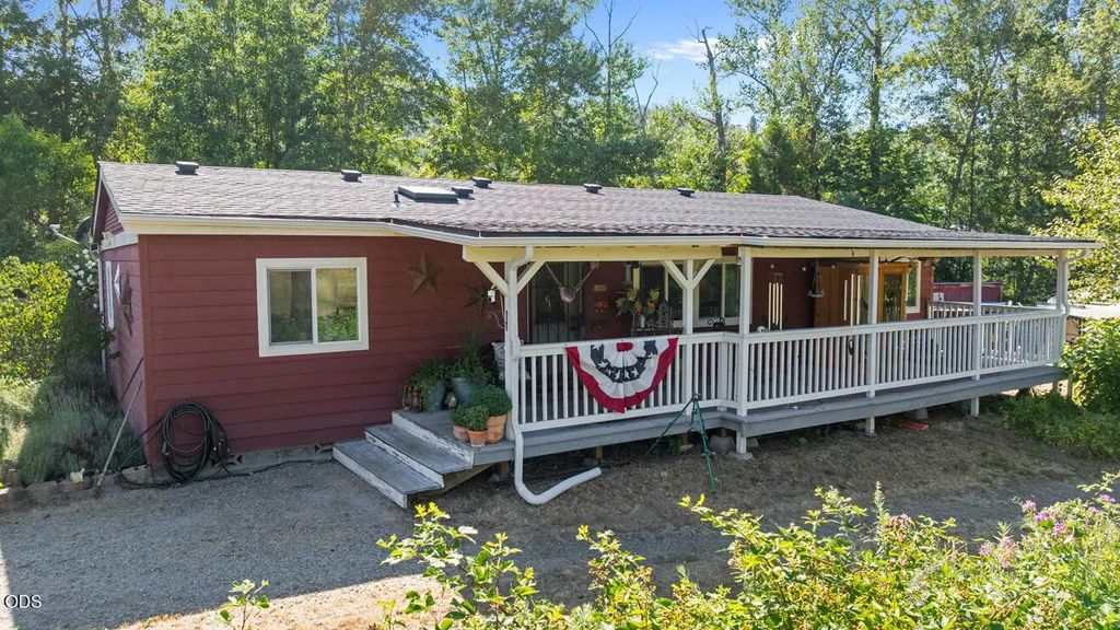 690 Foots Creek Road, Gold Hill