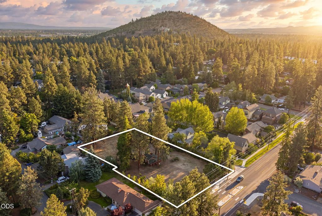 1920 Ne 8th Street, Bend