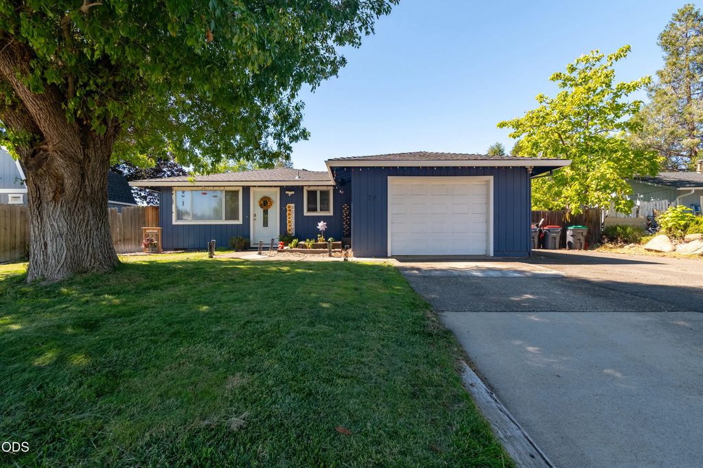 7701 Bellaire Way, White City