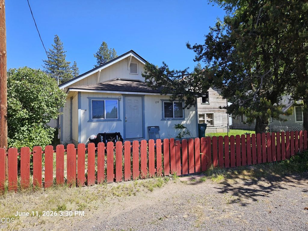 139 S 2nd Avenue, Chiloquin