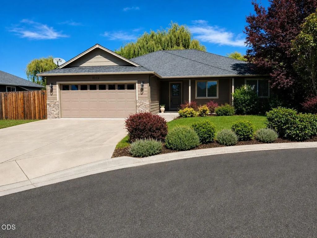 3272 Nellie Ettinger Lane, Medford