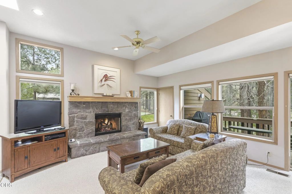 57342 Beaver Ridge Loop 18c, Sunriver