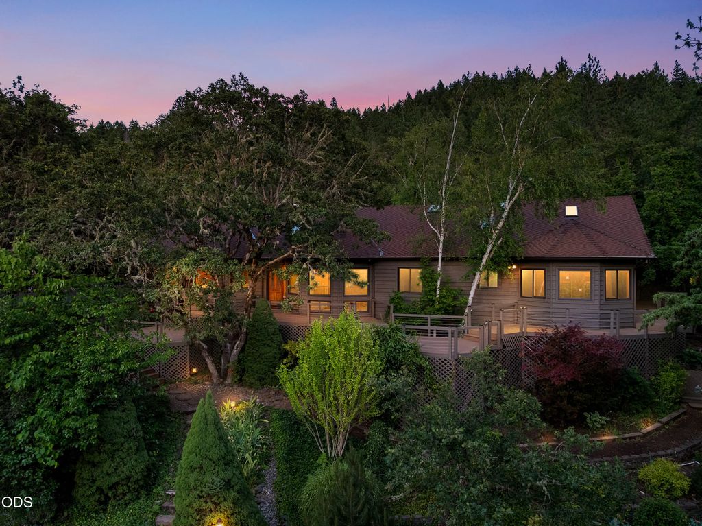 840 Shadow Hills Drive, Grants Pass