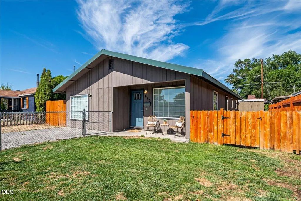 645 Nw 7th Street, Redmond