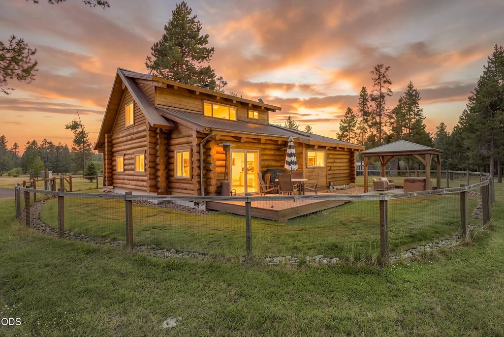 17299 White Oak Place, Bend