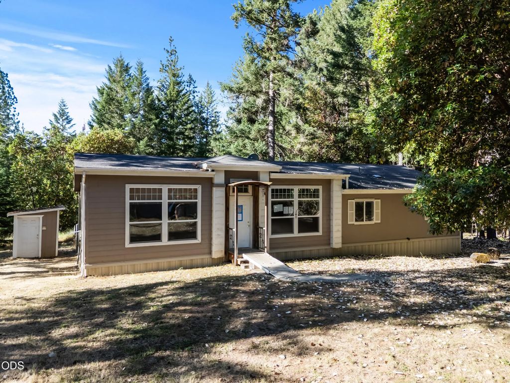 351 Board Shanty Road, Grants Pass