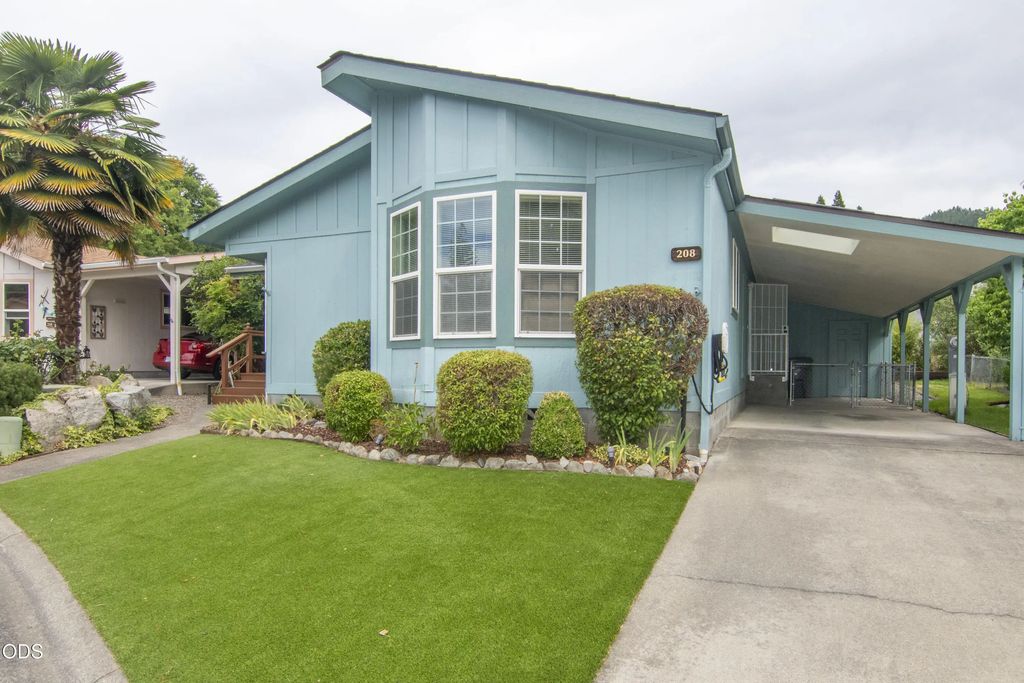208 Nw Creekside Drive, Grants Pass