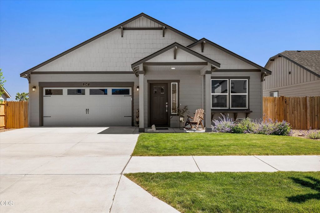 2347 Nw Upas Way, Redmond