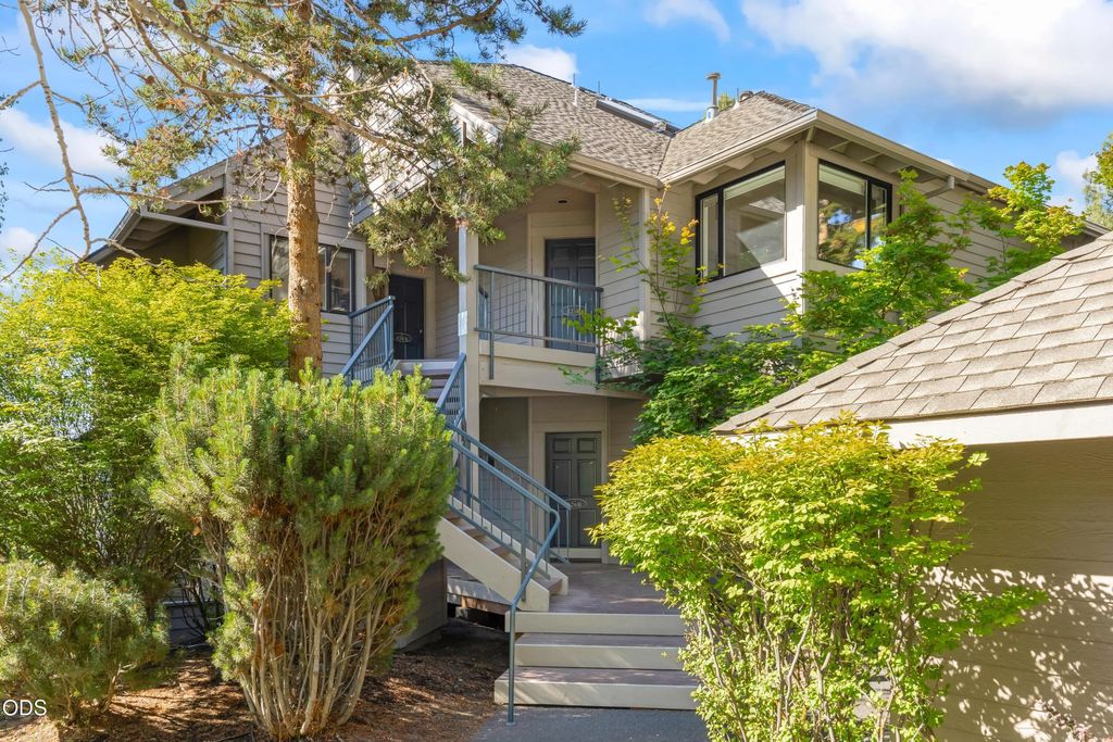 19717 Sw Mount Bachelor Drive 426, Bend