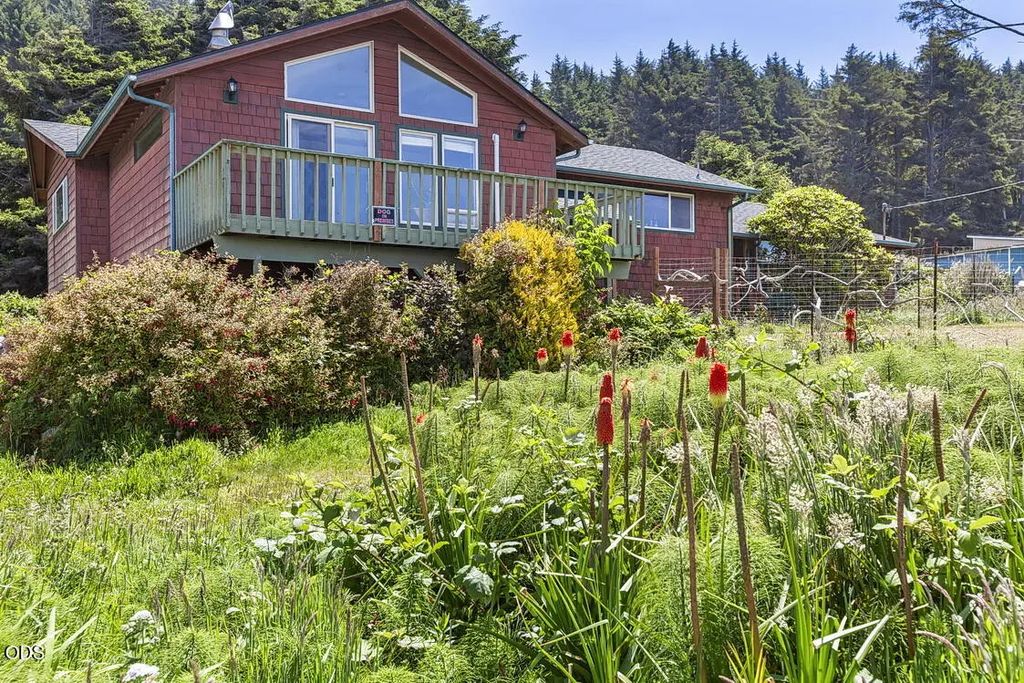 95489 Highway 101 S, Yachats
