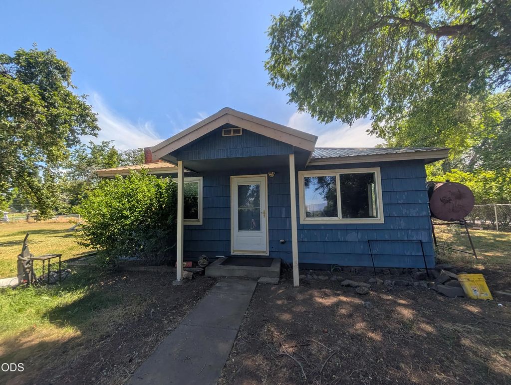 37419 Modoc Point Road, Chiloquin
