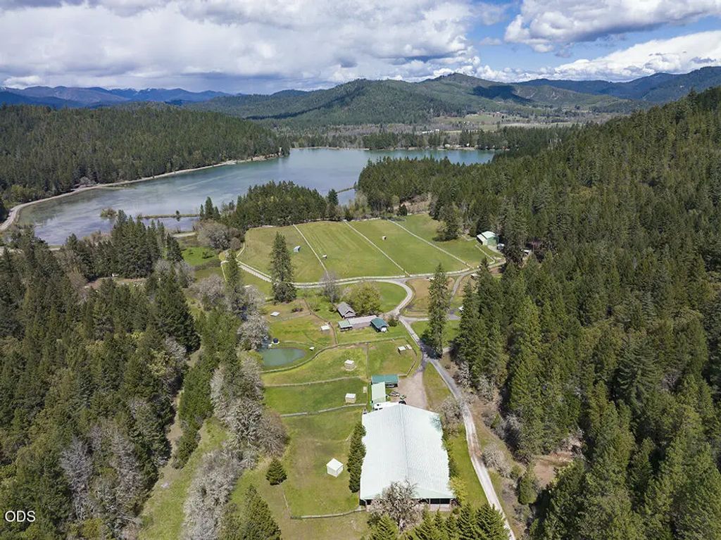 910 Reeves Creek Road, Selma