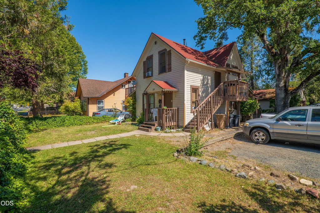 324 Ne D Street, Grants Pass