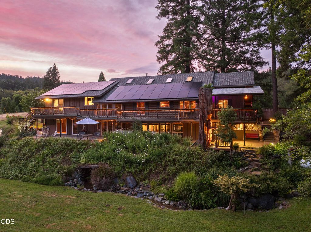 8489 Redwood Highway, Wilderville