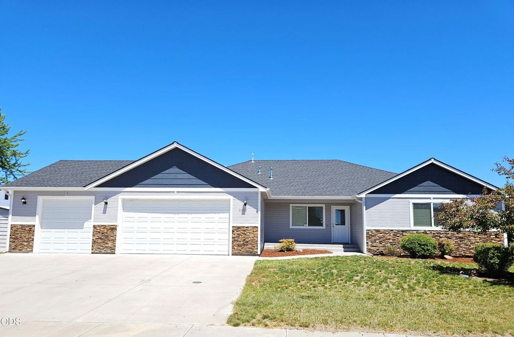 5545 Sturdivant, Klamath Falls