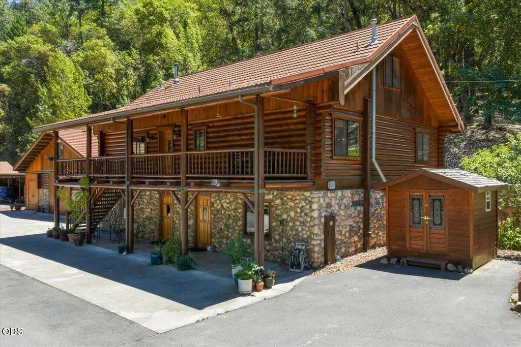 8155 Rogue River Highway, Grants Pass