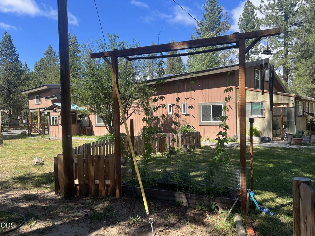 50746 S Fawn Drive, La Pine