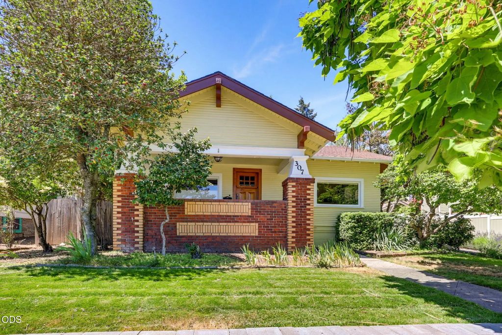 307 N Main Street, Ashland