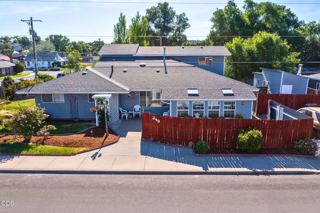 248 Se 10th Street, Madras