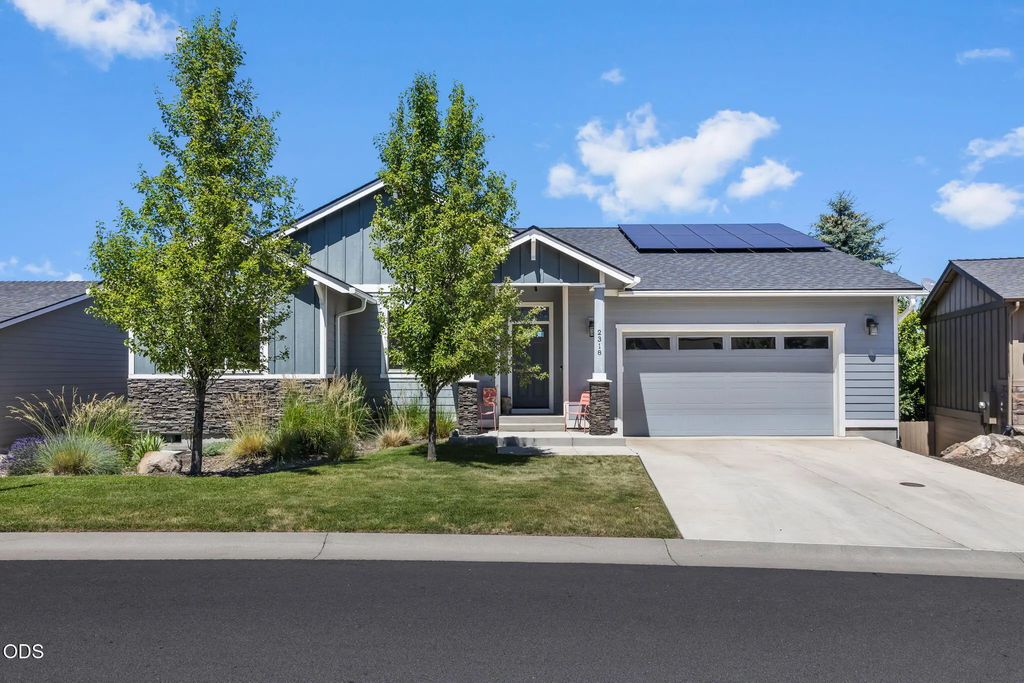 2318 Sw Valleyview Drive, Redmond