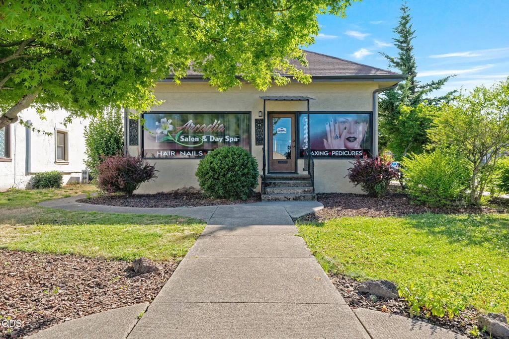 147 N Holly Street, Medford