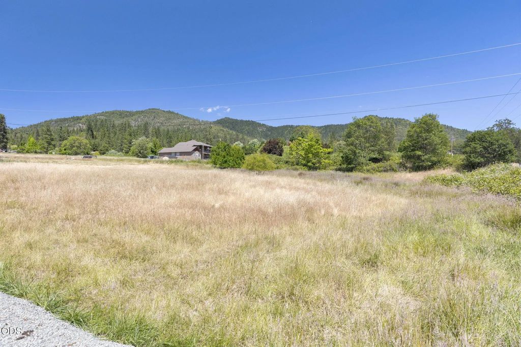 476 Nw Scenic Drive, Grants Pass
