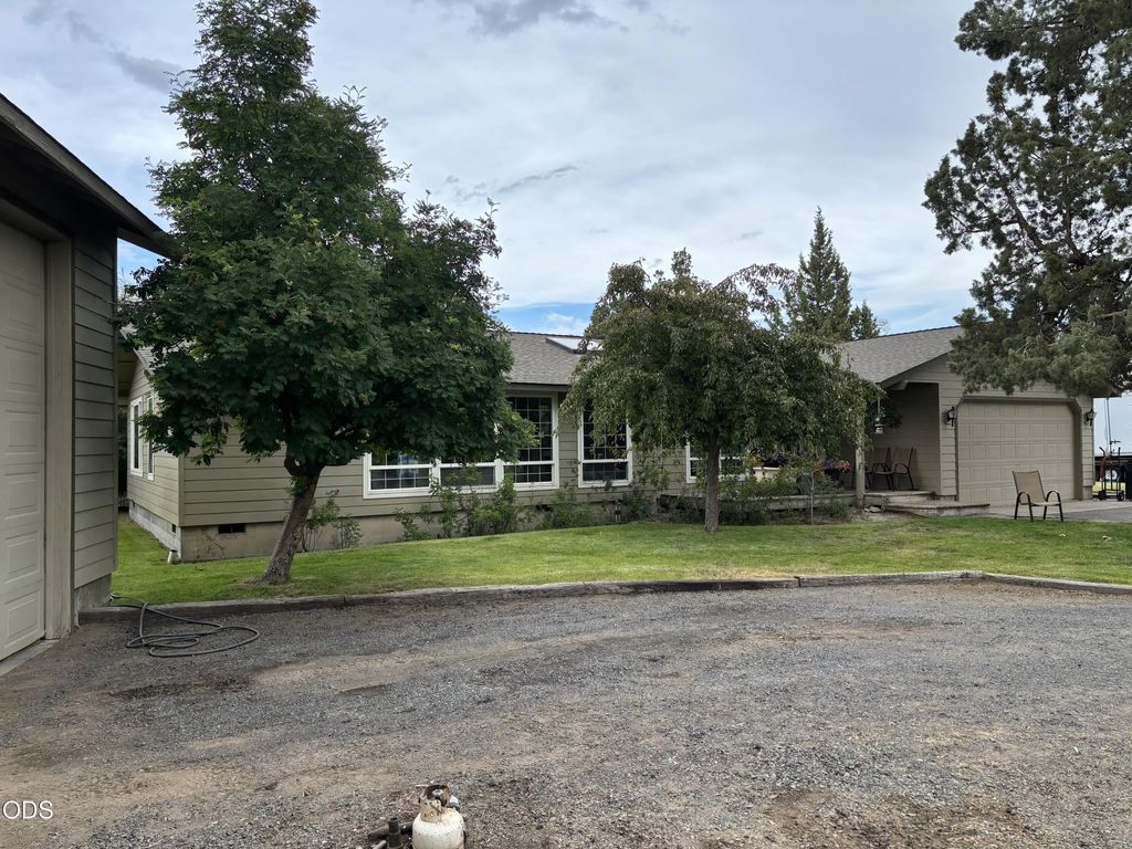 23348 Chisholm Trail, Bend