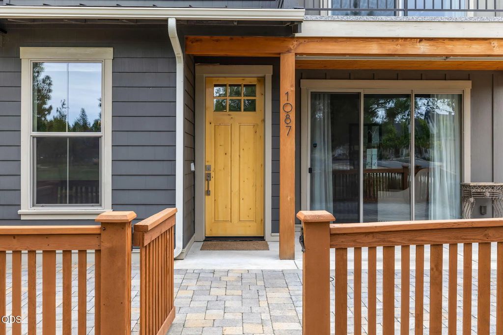1087 N Lavender Lane, Sisters