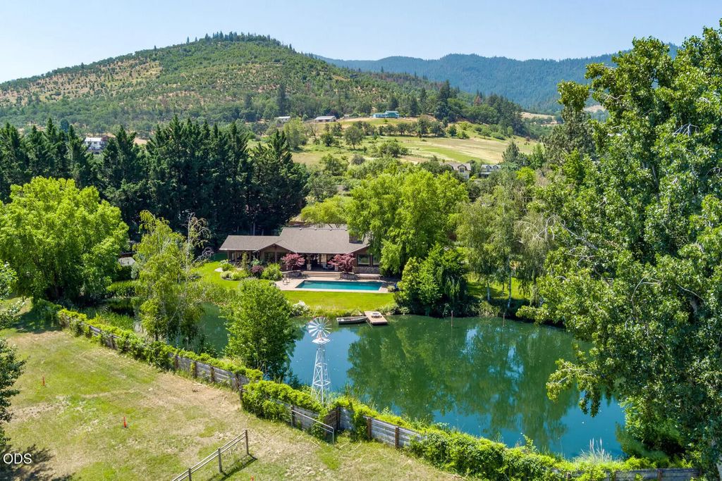 550 Crowson Road, Ashland