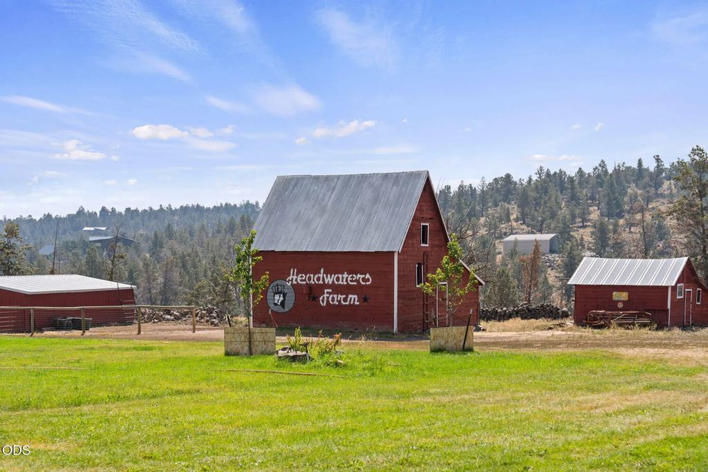 65880 93rd Street, Bend